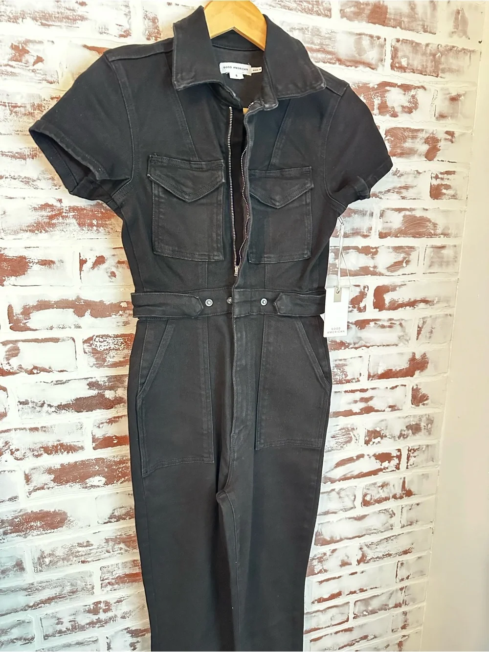 Good American Slim Short-Sleeve Black Utility Jumpsuit - Picture 2 of 7